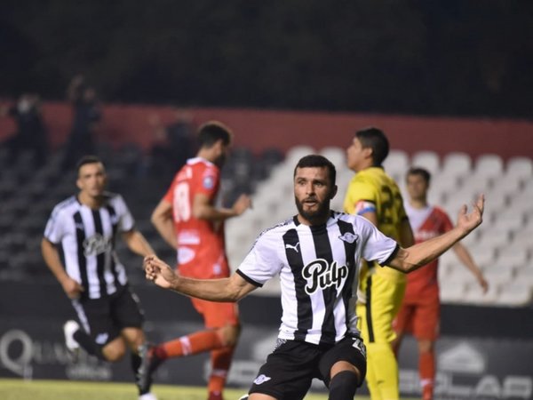 Libertad gana a un valiente River y se da un poco de respiro