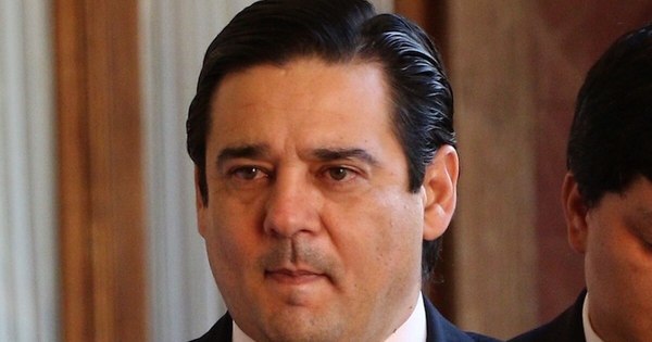 La Nación / Prisa de Buzarquis por presidir PLRA causa grietas en bancada B