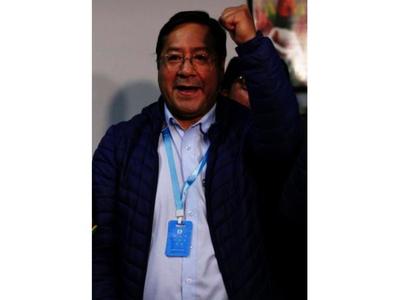Arce asume presidencia de Bolivia y Evo anuncia retorno