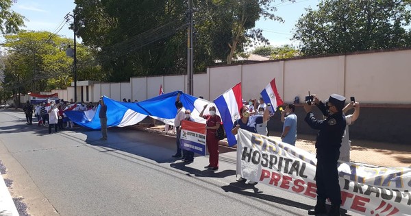 La Nación / Funcionarios del Hospital de Trauma se movilizarán mañana y en Clínicas anuncian huelga