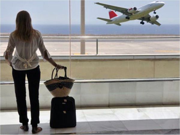 Rechazan becas al extranjero para no dejar a sus parejas