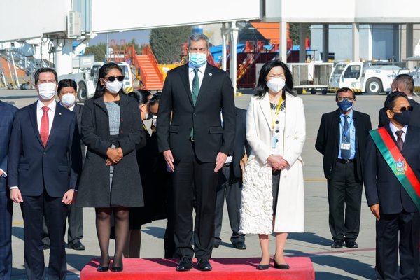 Presidente Abdo presente en ceremonia de posesión de cargo del nuevo presidente de Bolivia