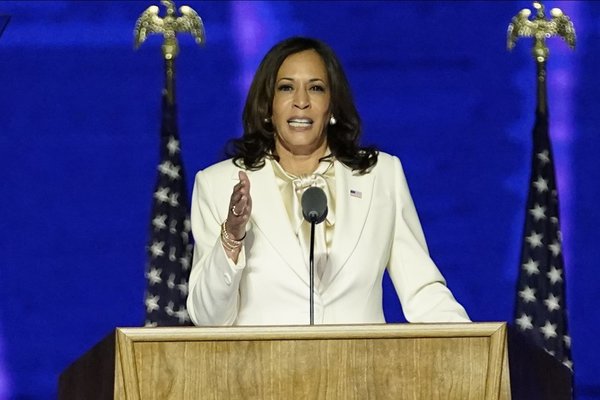 Kamala Harris rompe barreras y hace reconocimiento a mujeres