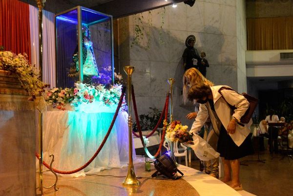 La Virgen de Caacupé sigue su recorrido por Asunción - Nacionales - ABC Color