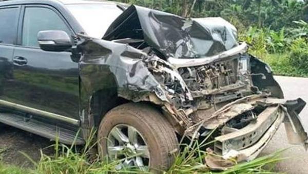 Camerún: Samuel Eto'o sale ileso de un aparatoso accidente automovilístico » Ñanduti