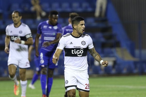 Con un papelón del VAR, Olimpia gana a Sol