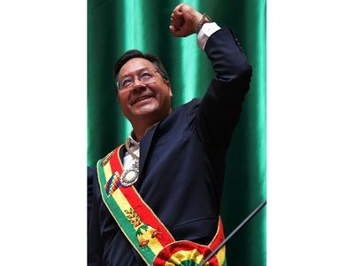 Luis Arce asume en Bolivia y promete gobernar para todos