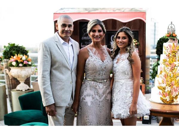 Alexa Nicole celebró sus quince años