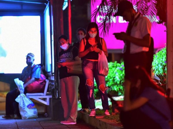 No solo faltan tarjetas del billetaje, también buses en horario nocturno