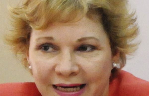 Marta González “no vio” los movimientos de RGD - Nacionales - ABC Color