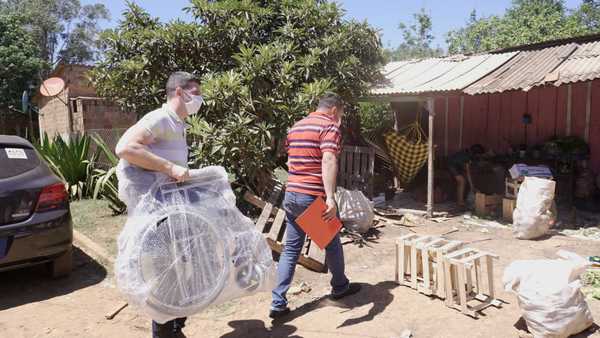 Gobernación entrega más de 200 silla de rueda - Noticde.com