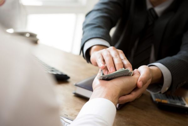 Ven espacio para que sigan bajando las tasas de interés de créditos en el país - MarketData