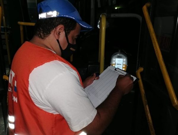 Chóferes contarían con una tarjeta maestra para validar pagos en efectivo · Radio Monumental 1080 AM