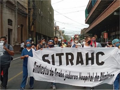 Personal de blanco de Clínicas anuncia huelga desde el 18 de noviembre