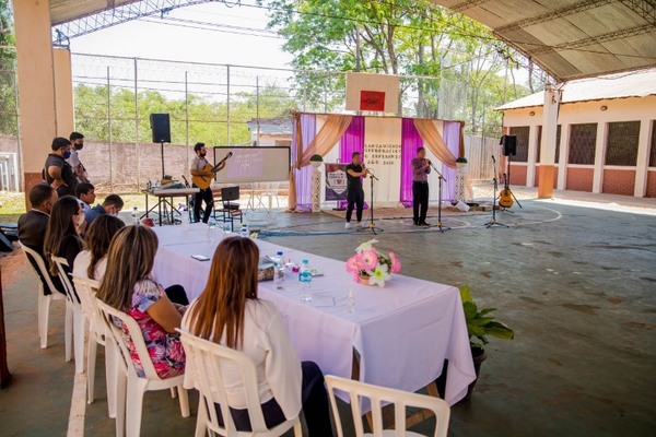 “Dúo Esperanza” compuesto por jóvenes del CEI incursiona en el mundo de la música | Lambaré Informativo