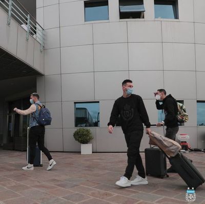Messi aterrizó en Ezeiza - Fútbol - ABC Color