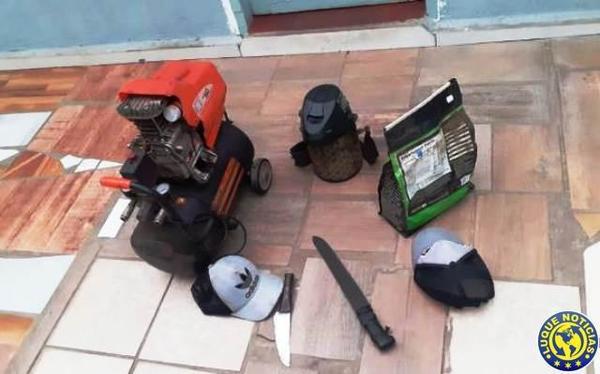 Tras robo, detienen a dos jóvenes y a un menor en Luque •