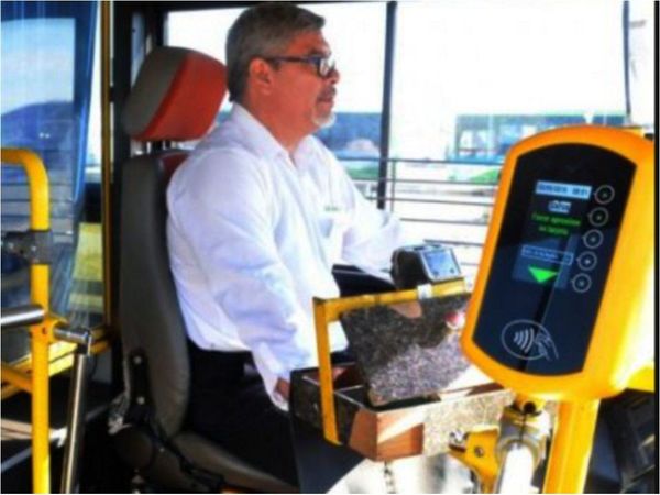 Villamayor reconoce fallas y plantea incentivos para billetaje electrónico
