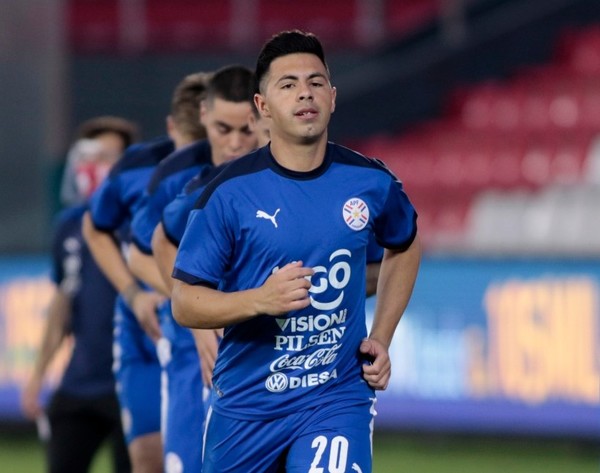 Blas Riveros queda fuera de los partidos ante Argentina y Bolivia