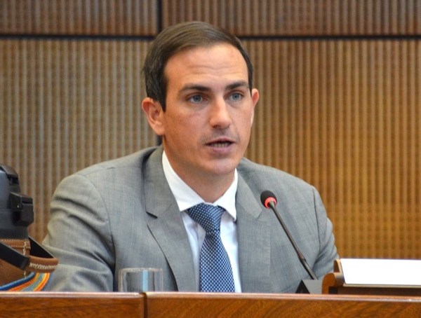 Senador denuncia que Gobierno “no tiene voluntad política” para Reforma del Estado - ADN Paraguayo