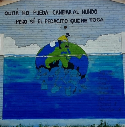 Jóvenes de Paso Horqueta crean mural instructivo en las playas