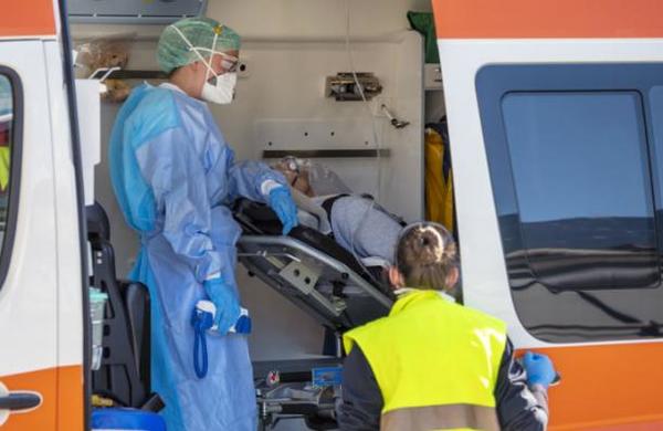 Médicos piden cerrar Italia y advierten que 'la situación en un mes será dramática' - SNT