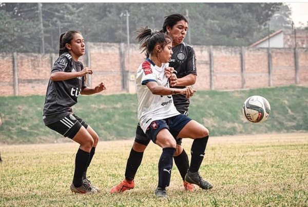El fútbol femenino paraguayo volverá en febrero del 2021