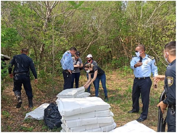 Padre e hijo, detenidos con 676 kilos de presunta marihuana en Ñeembucú
