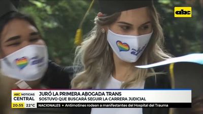 Juró la primera abogada trans - ABC Noticias - ABC Color