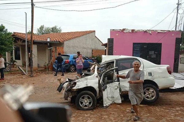 Crónica / Bombero sin frenos se reventó por una casa