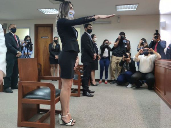 Abogada trans juró ante la Corte y anuncia que luchará por ser jueza