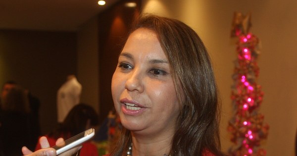 La Nación / Apoderada recrimina a legisladores