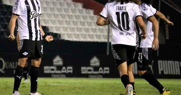 La Nación / Águila busca Libertad
