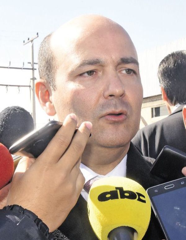 Impulsarán interpelación al ministro Peralta Vierci - Nacionales - ABC Color