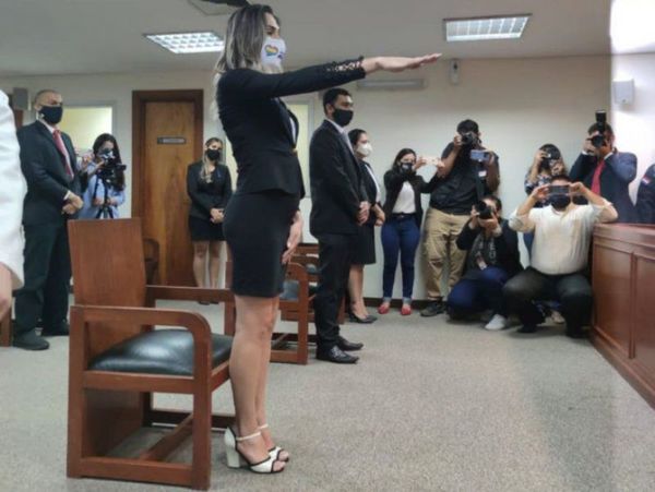 Abogada trans juró ante la Corte y anuncia que luchará por ser jueza