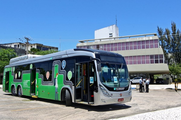 Presentan ómnibus que circula a biometano en Foz de Yguazú - Noticde.com