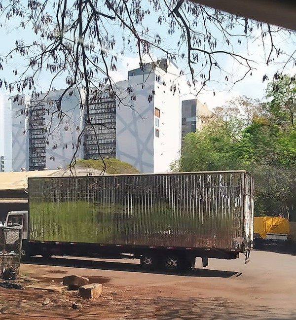 “PATRONA” PAGA de G. 10 a 15 millones por cada CAMION con ropa que mete de CONTRABANDO