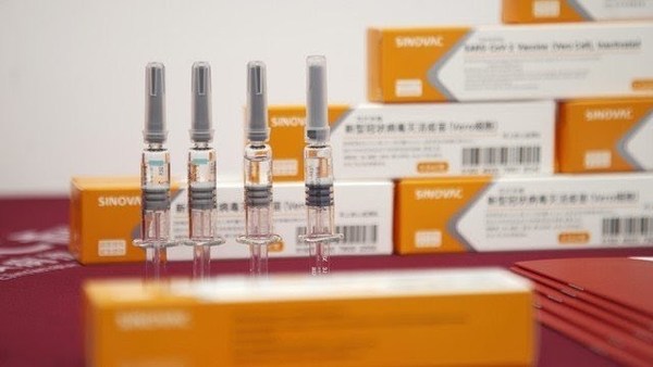 Brasil suspendió ensayos de vacuna china contra el covid tras un incidente grave ocurrido con un voluntario