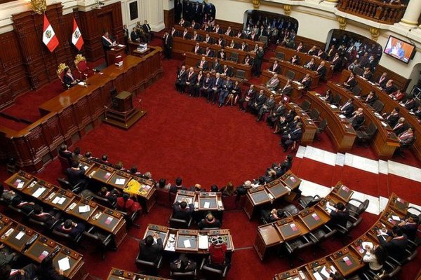 El Congreso de Perú aprobó la destitución del presidente Martín Vizcarra por “incapacidad moral” | .::Agencia IP::.