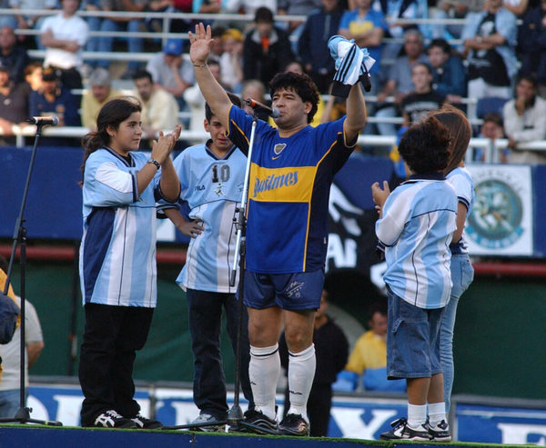 Hace 19 años Maradona se despedía del fútbol | OnLivePy