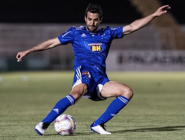 Raúl Cáceres, activo en otro gol del Cruzeiro