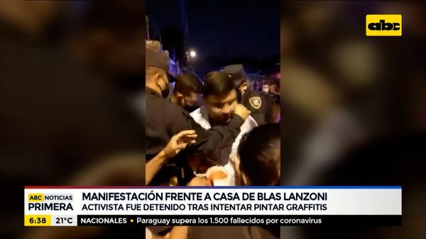Detienen a activista tras manifestación frente a casa de Blas Lanzoni - ABC Noticias - ABC Color