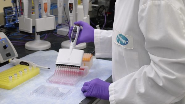 Pfizer anuncia que su vacuna contra el COVID-19 ha alcanzado un 90% de efectividad