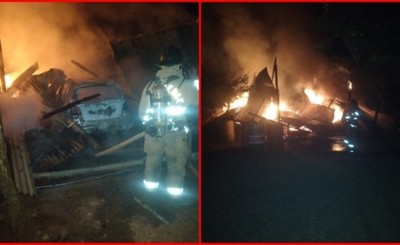Incendio consume un depósito y dos vehículos, además de maquinarias