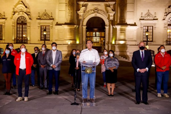 Perú inestable: tres presidentes durante un mismo mandato - El Trueno