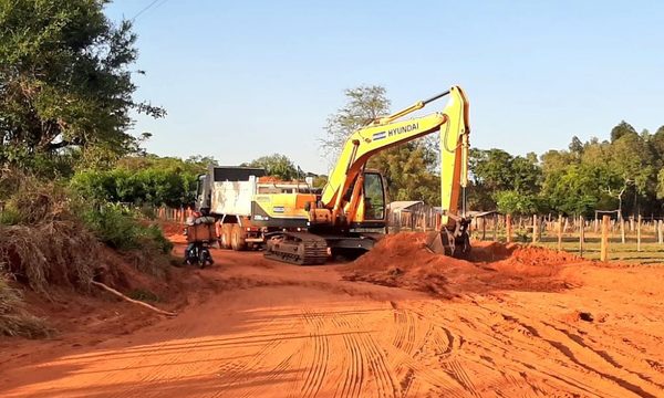 Siguen los trabajos para nuevos asfaltados en San Pedro y Caaguazú