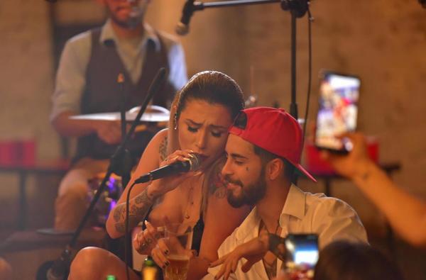 Los reggaetoneros Joshua Dietrich y Nathalia Demattei se encontraron en el escenario