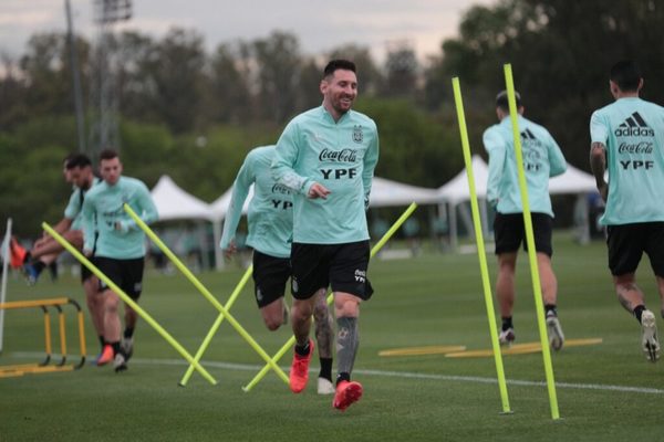 Messi bajo cuidados para llegar al juego frente a Paraguay | OnLivePy