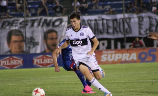 HOY / Olimpia rompe contrato con Hernesto Caballero