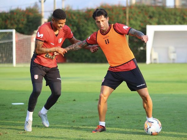 Lapadula ya se entrena con Perú